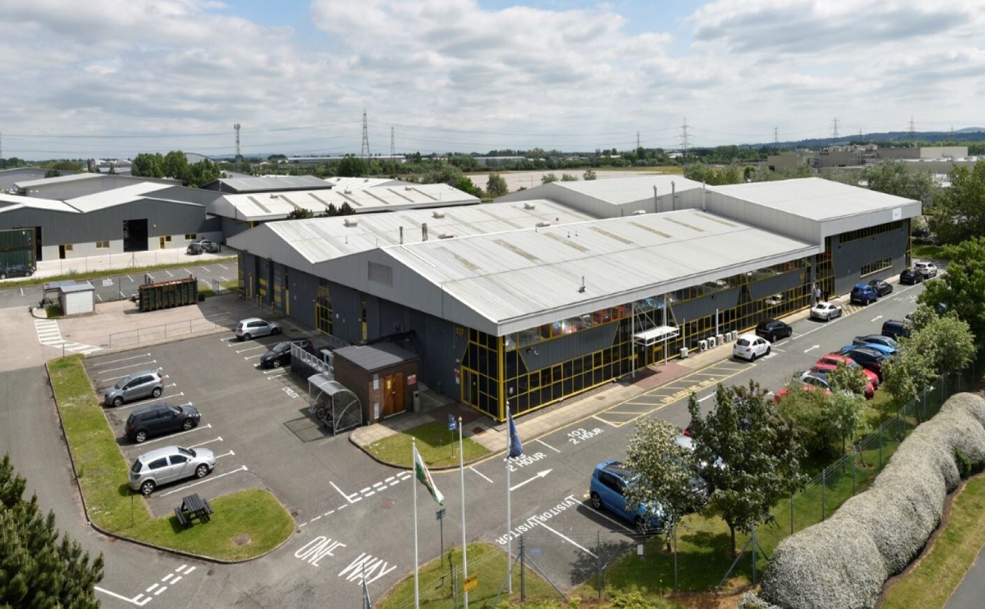 103-107 Tenth Ave, Deeside à louer Photo principale- Image 1 de 6