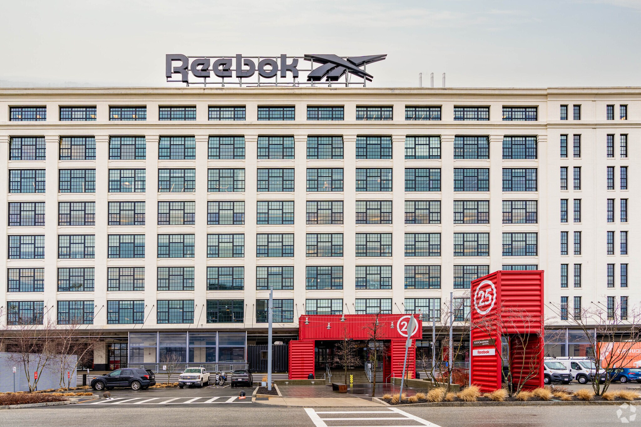 21-25 Drydock Ave, South Boston, MA à louer Photo du bâtiment- Image 1 de 11