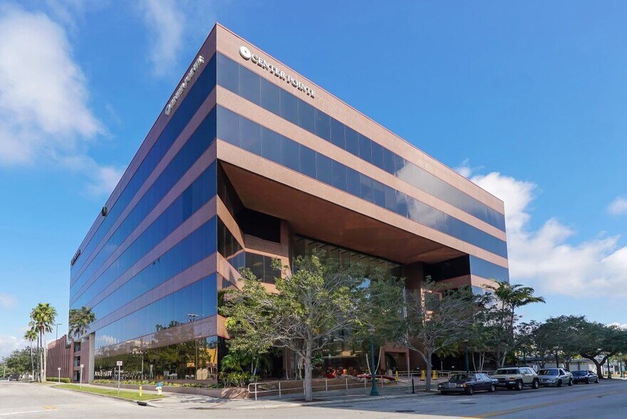 2033 Main St, Sarasota, FL à louer - Photo du bâtiment - Image 2 de 26