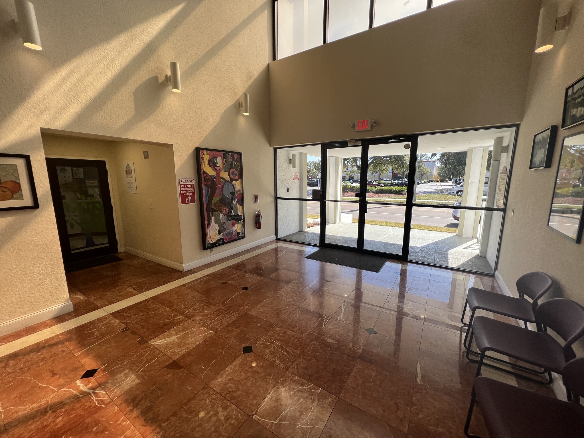 2111 W Swann Ave, Tampa, FL for lease Interior Photo- Image 1 of 11