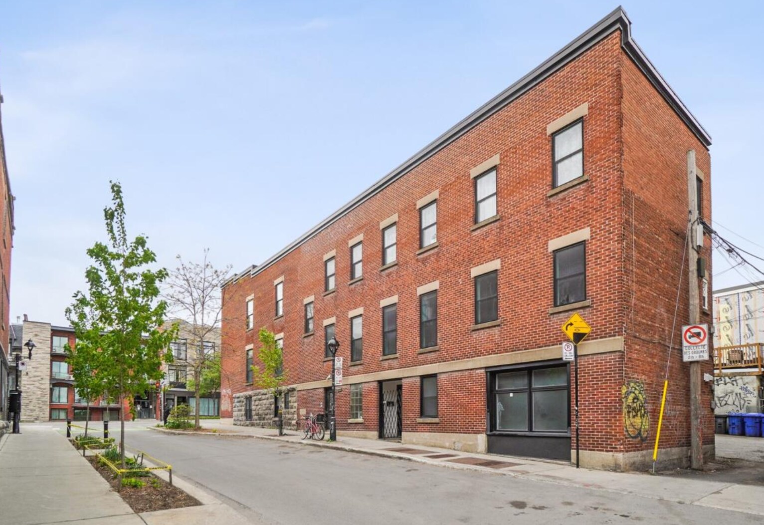 407 Rue De Bienville, Montréal, QC à vendre Photo principale- Image 1 de 1