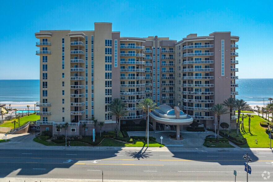 1925 S Atlantic Ave, Daytona Beach Shores, FL à vendre - Photo du bâtiment - Image 2 de 5