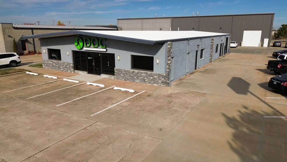 3209 N Flood Ave, Norman, OK for lease - Building Photo - Image 1 of 9