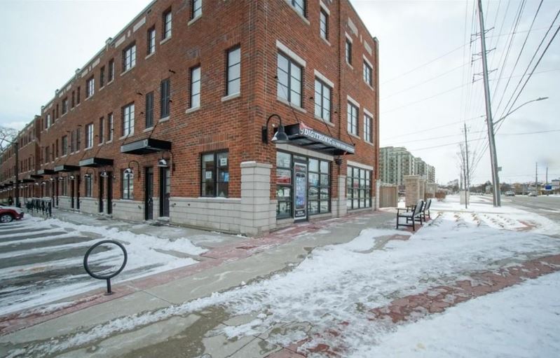 70 Plains Rd W, Burlington, ON for sale - Primary Photo - Image 1 of 1