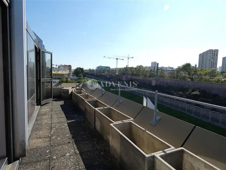Bureau dans Malakoff à louer - Photo du bâtiment - Image 3 de 11