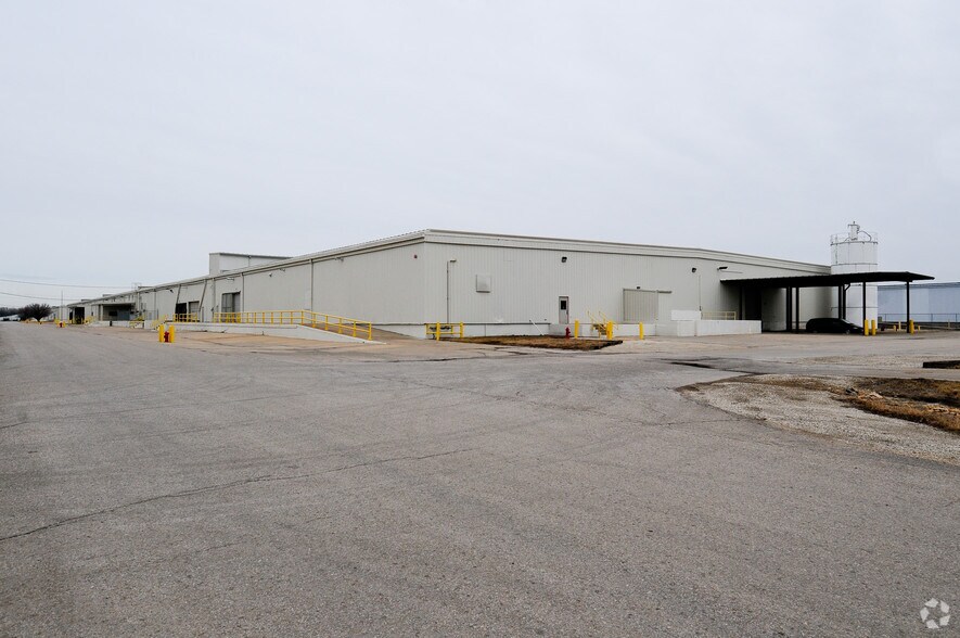 925 SW University Blvd, Topeka, KS à vendre - Photo principale - Image 1 de 5