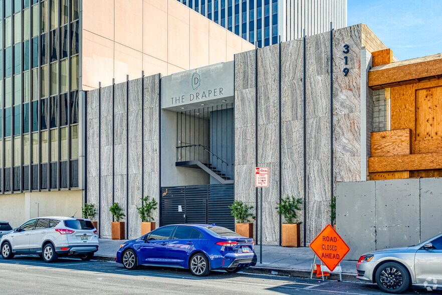 319 S 3rd St, Las Vegas, NV à vendre - Photo principale - Image 3 de 54