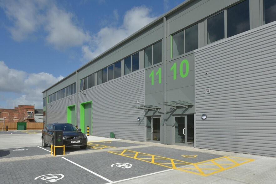 103 Barton Dock Rd, Manchester à louer - Photo du bâtiment - Image 3 de 30