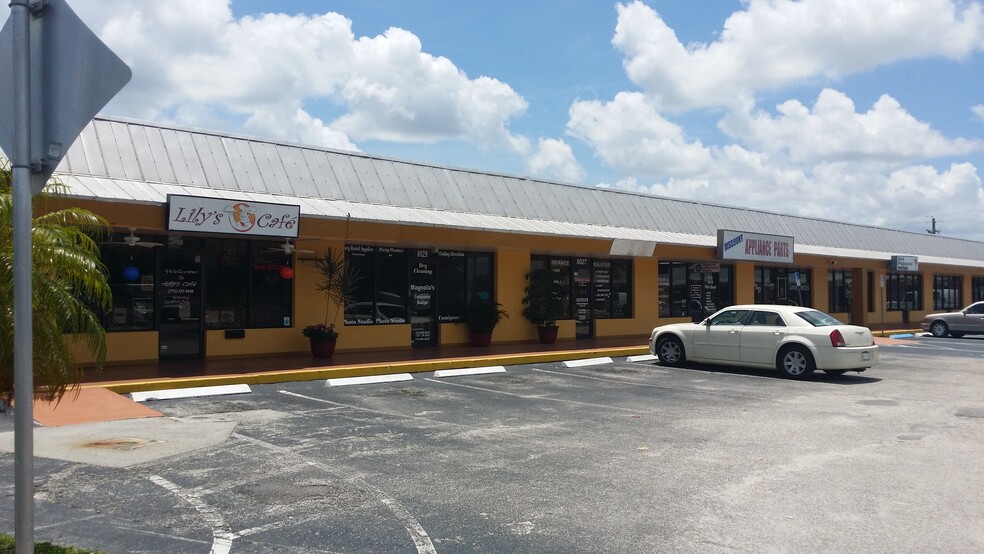 8027 S Federal Hwy, Port Saint Lucie, FL for lease - Primary Photo - Image 1 of 2