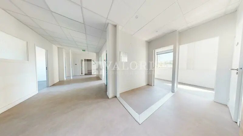 Office in Décines-Charpieu for lease - Interior Photo - Image 3 of 9