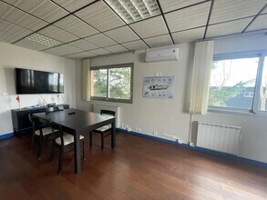 Flex in Lisses for lease Interior Photo- Image 2 of 8