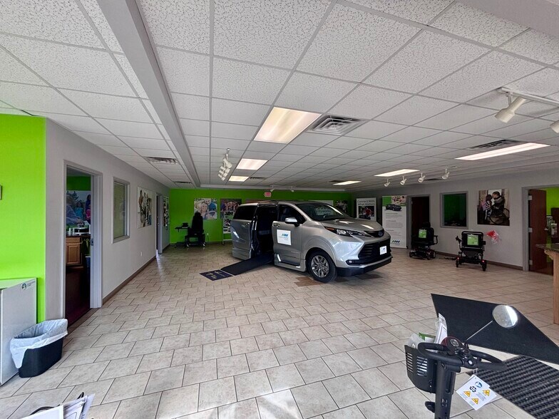 844 Ontario Rd, Green Bay, WI à vendre - Photo du bâtiment - Image 3 de 8