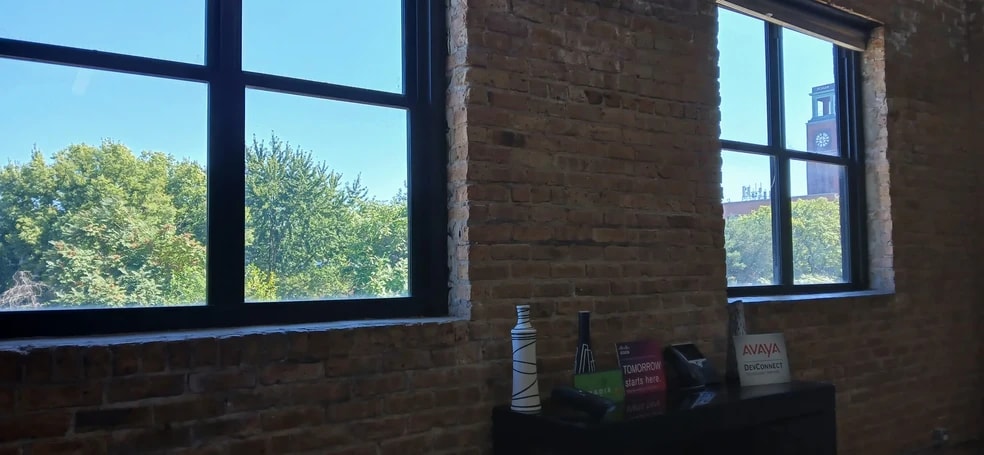 4256 N Ravenswood Ave, Chicago, IL for lease - Interior Photo - Image 3 of 8