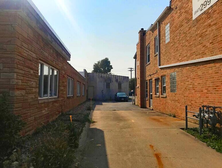 72-76 N Broadway St, Des Plaines, IL à vendre - Photo du bâtiment - Image 2 de 31