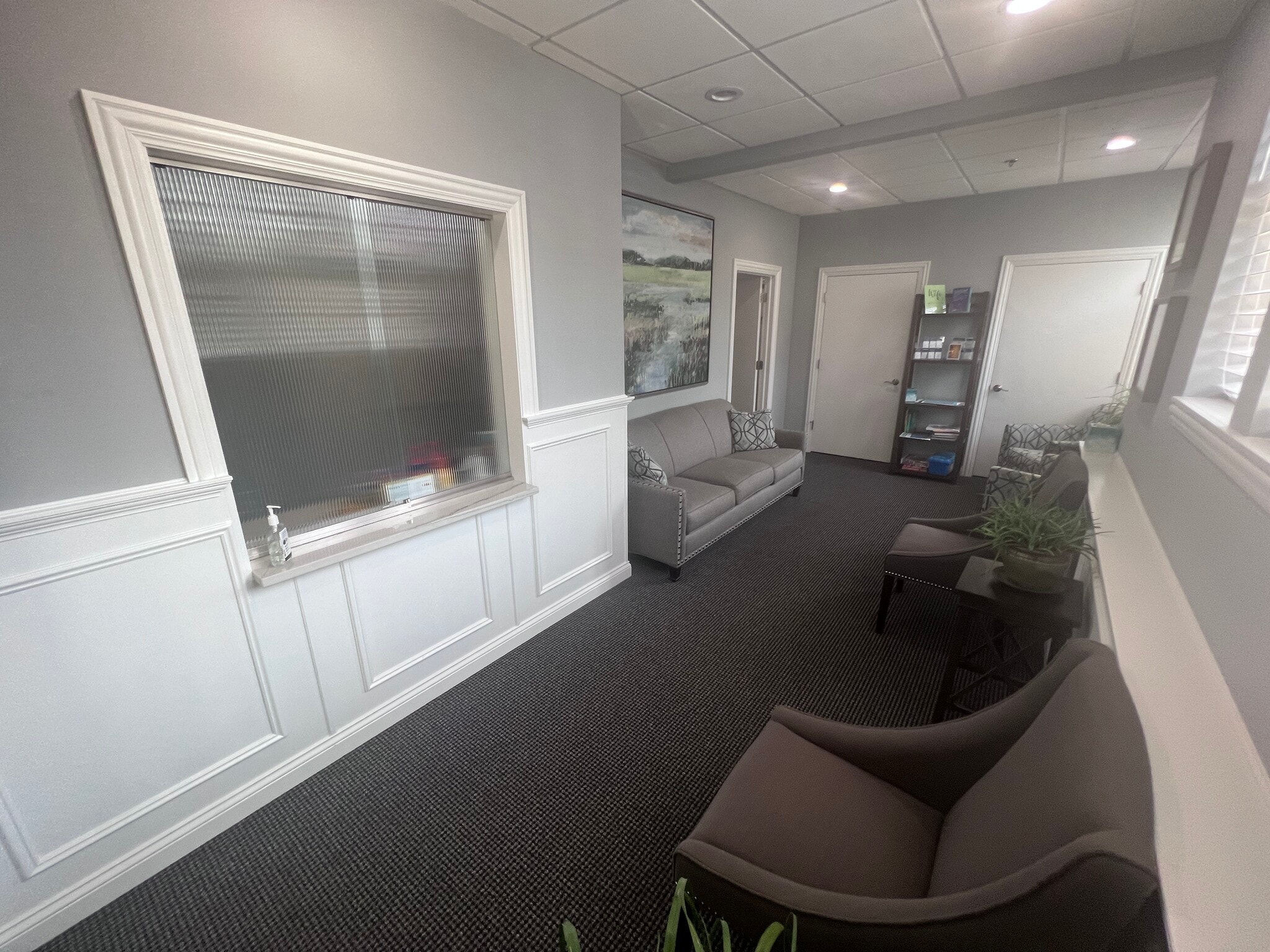 405 Illinois Ave, St Charles, IL for lease Primary Photo- Image 1 of 10