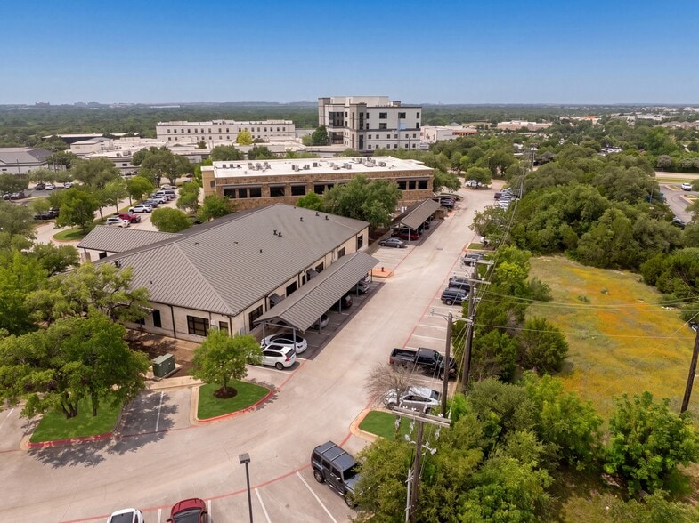 16040 Park Valley Dr, Round Rock, TX for sale - Building Photo - Image 3 of 8