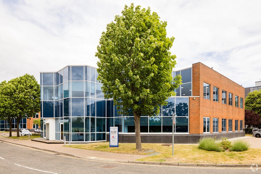 280 Bath Road Rd, West Drayton à louer - Photo du bâtiment - Image 2 de 11