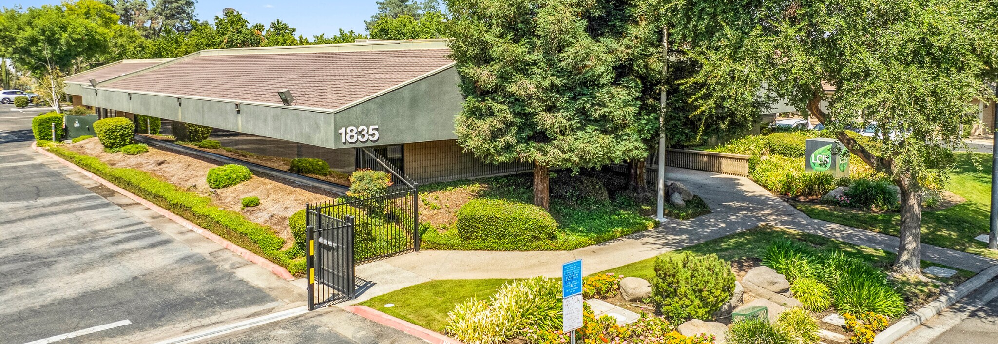 1835 N Fine Ave, Fresno, CA à vendre Photo du bâtiment- Image 1 de 4