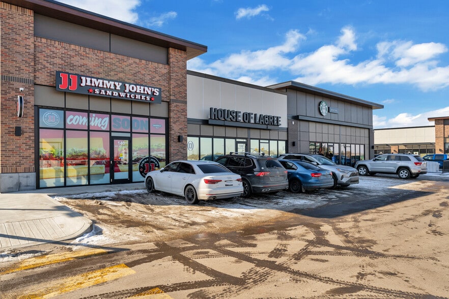 661 Wye Rd, Sherwood Park, AB à louer - Photo du bâtiment - Image 3 de 4