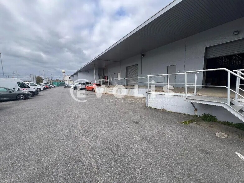 Office in Sucy-en-Brie for lease - Building Photo - Image 3 of 4