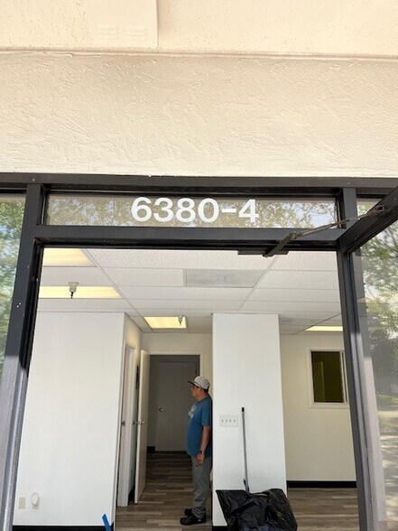 6380 Tupelo Dr, Citrus Heights, CA à louer - Photo du bâtiment - Image 3 de 7