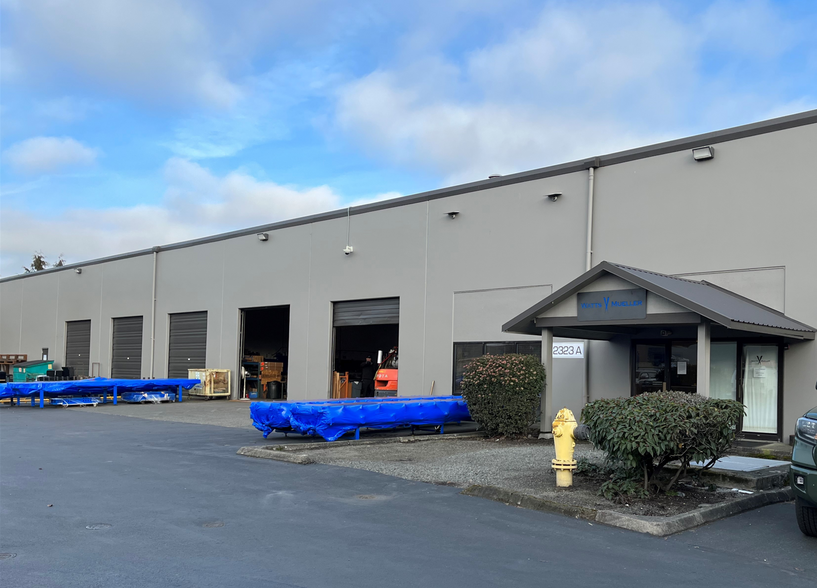 2323 E Pioneer Ave, Puyallup, WA for lease - Building Photo - Image 1 of 6