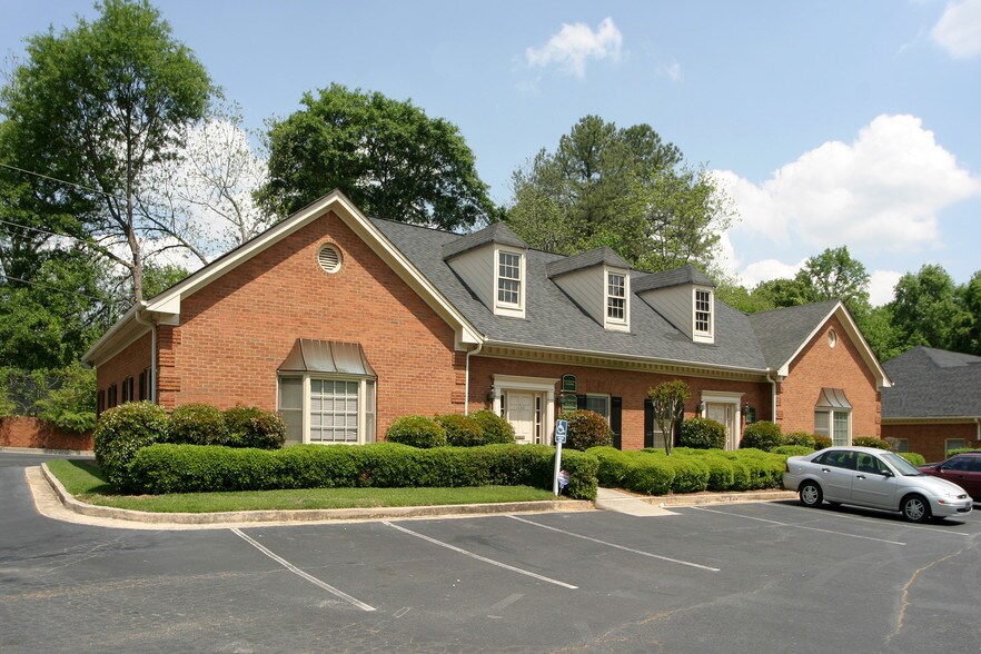 1439 McLendon Dr, Decatur, GA for sale - Building Photo - Image 1 of 1