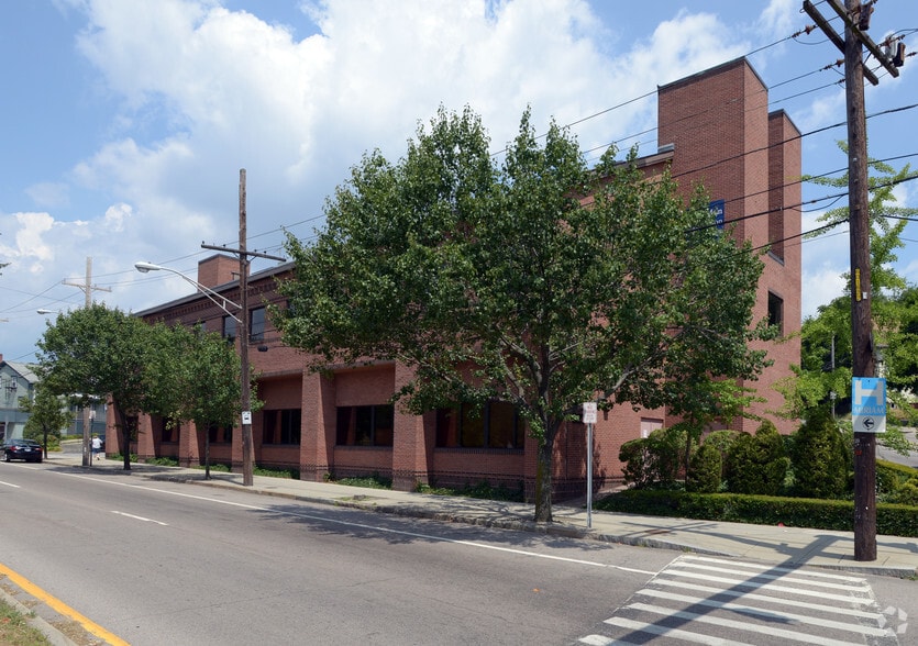 825-827 N Main St, Providence, RI for lease - Building Photo - Image 3 of 4