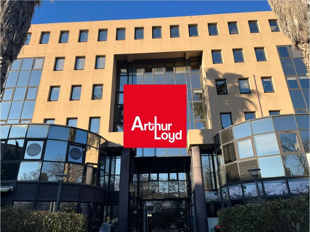 Office in Marseille for sale Building Photo- Image 1 of 10