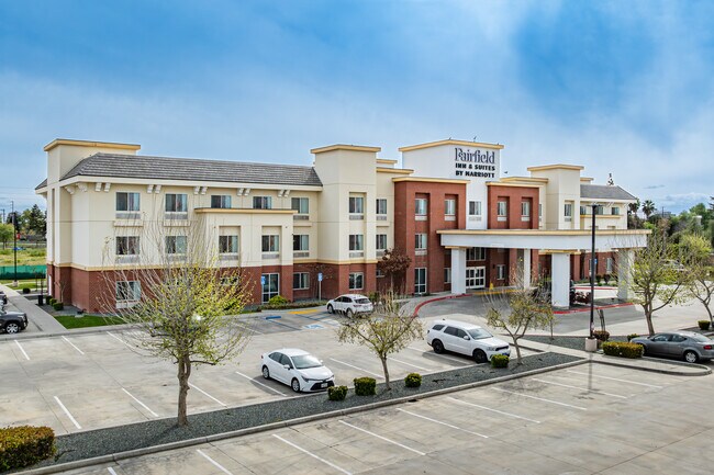 Plus de détails pour 1225 Hillman St, Tulare, CA - Services hôteliers à vendre