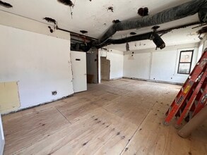 120-10 Queens Blvd, Kew Gardens, NY for lease Interior Photo- Image 2 of 6