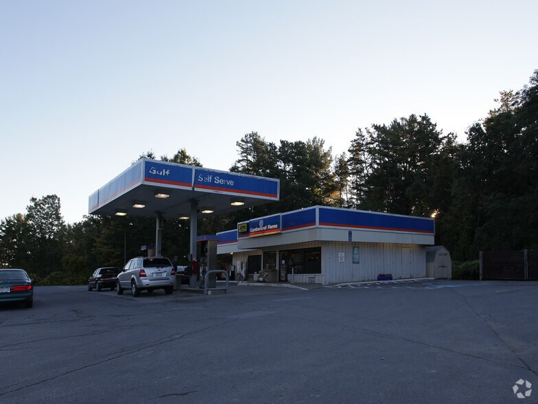 1288 Saratoga Rd, Gansevoort, NY à vendre - Photo du bâtiment - Image 2 de 6