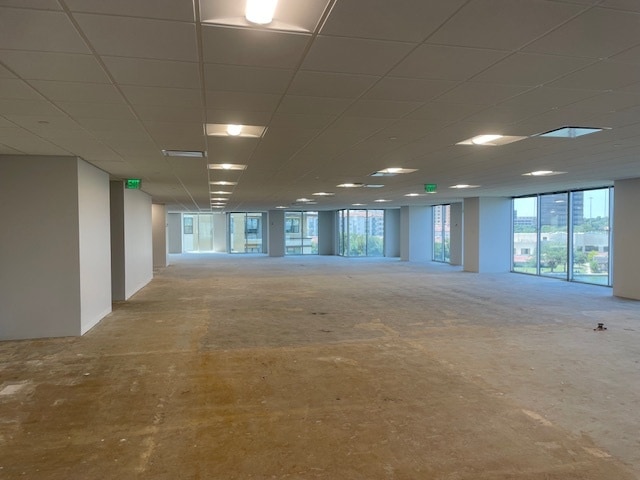 909 Lake Carolyn Pky, Irving, TX for lease - Interior Photo - Image 3 of 7