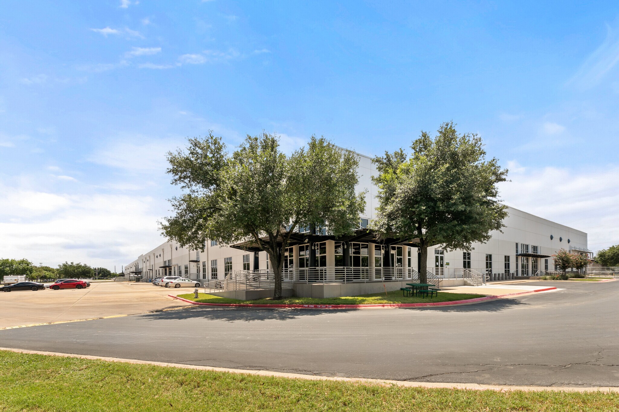 7301 Metro Center Dr, Austin, TX for lease Primary Photo- Image 1 of 7