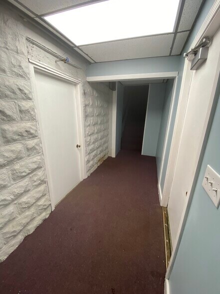 74 Plain St, Brockton, MA à louer - Photo intérieure - Image 3 de 14