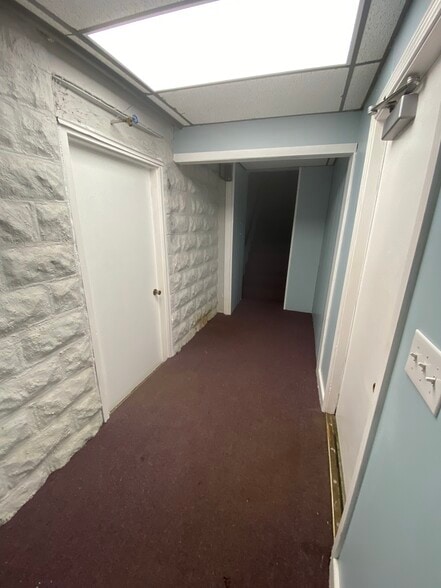 74 Plain St, Brockton, MA à louer - Photo intérieure - Image 3 de 14