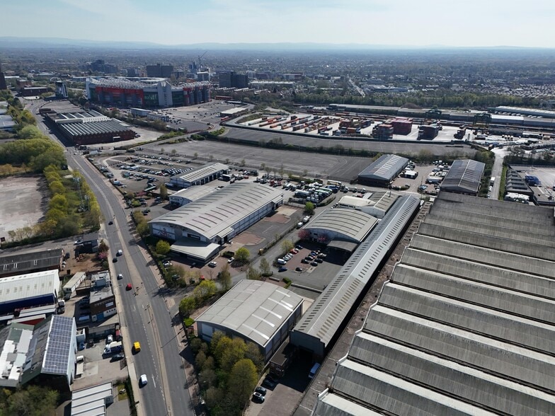 Circle South, Trafford Park, Manchester à louer - Photo du bâtiment - Image 3 de 10