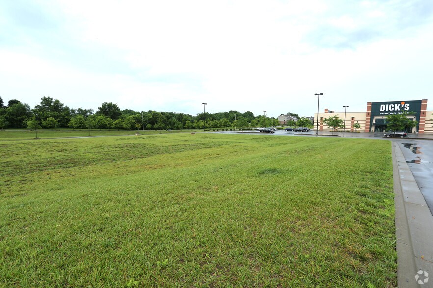 7000 John Davis Dr, Frankfort, KY à louer - Photo principale - Image 1 de 3