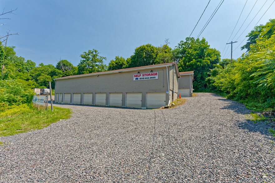 16 Depot St, Hudson Falls, NY à vendre - Photo du bâtiment - Image 3 de 11