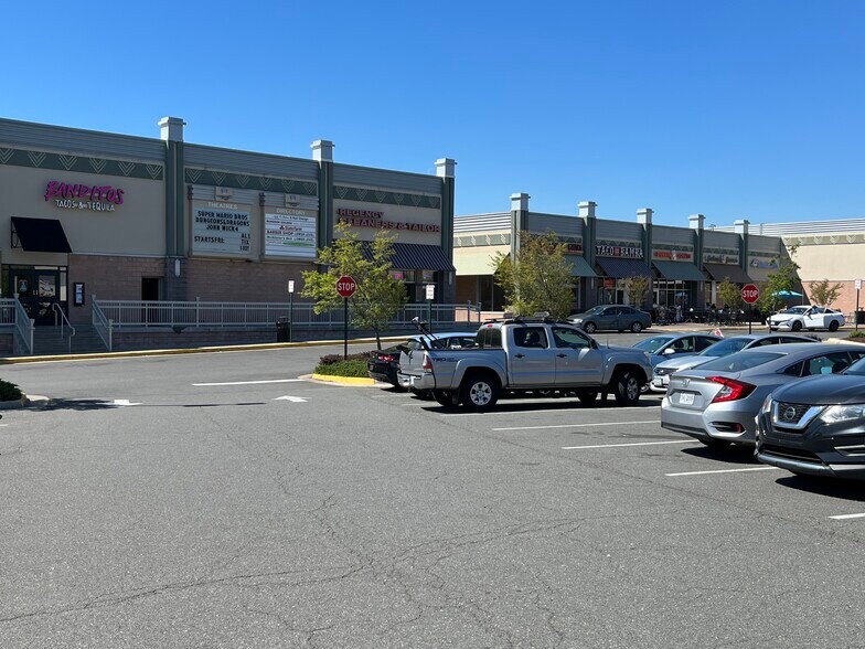 10653-10691 Braddock Rd, Fairfax, VA à louer - Photo du bâtiment - Image 2 de 14