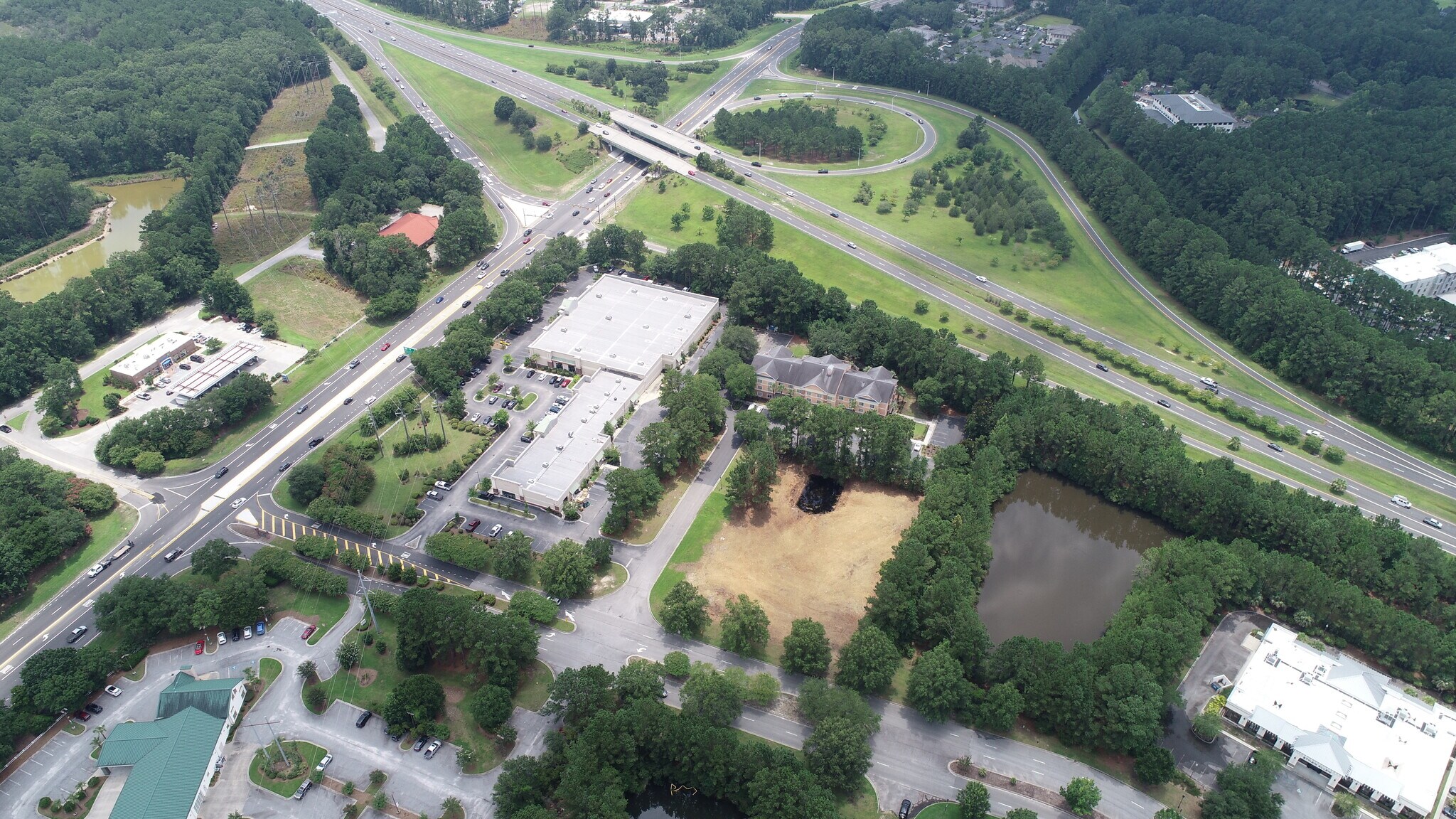 109 Okatie Center Blvd, Bluffton, SC à vendre Photo du bâtiment- Image 1 de 4