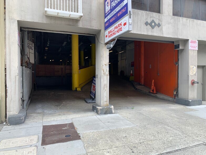 148 Townsend St, San Francisco, CA à louer - Photo du bâtiment - Image 3 de 6