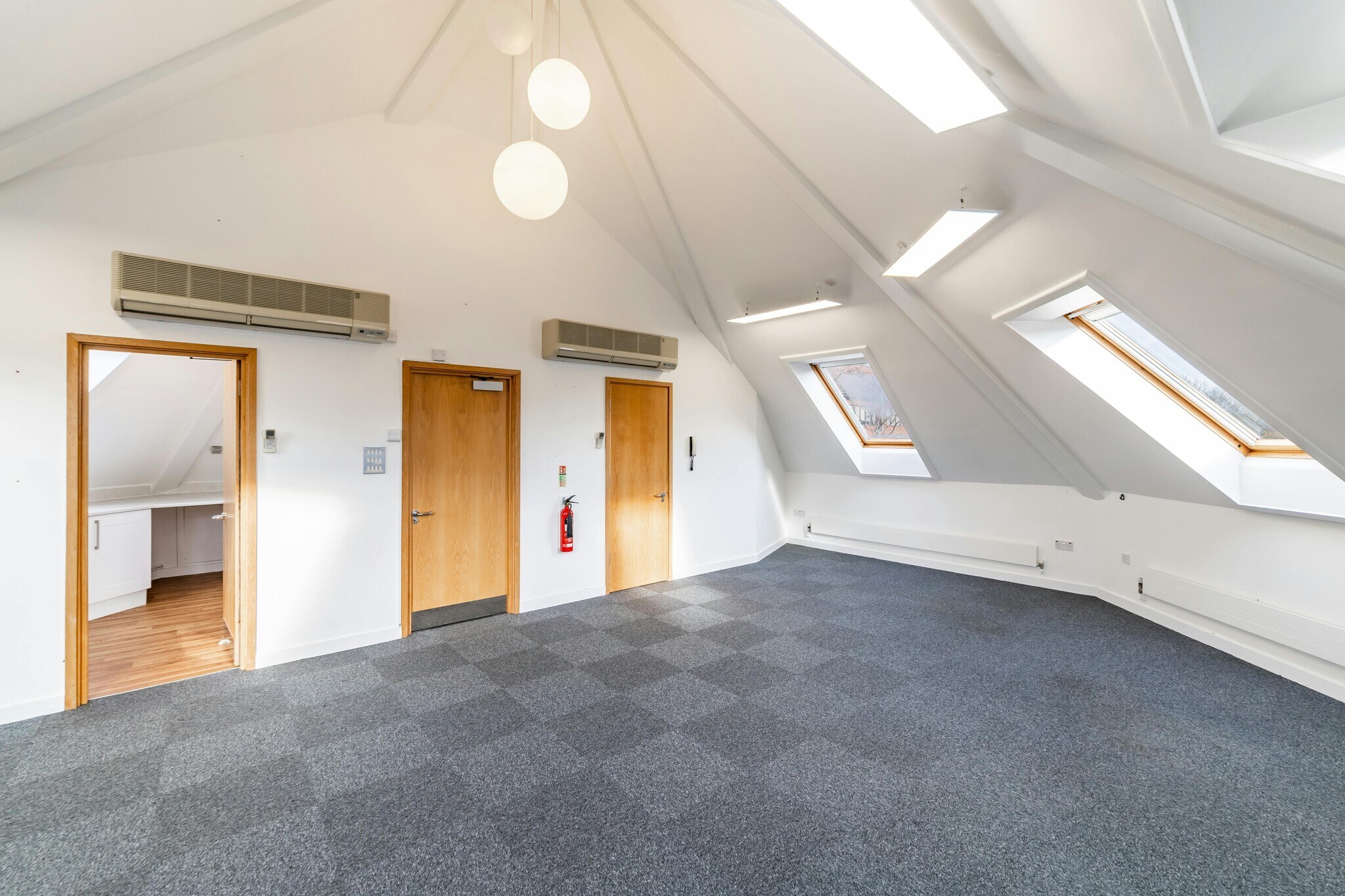 Bakewell Rd, Peterborough à louer Photo du bâtiment- Image 1 de 4