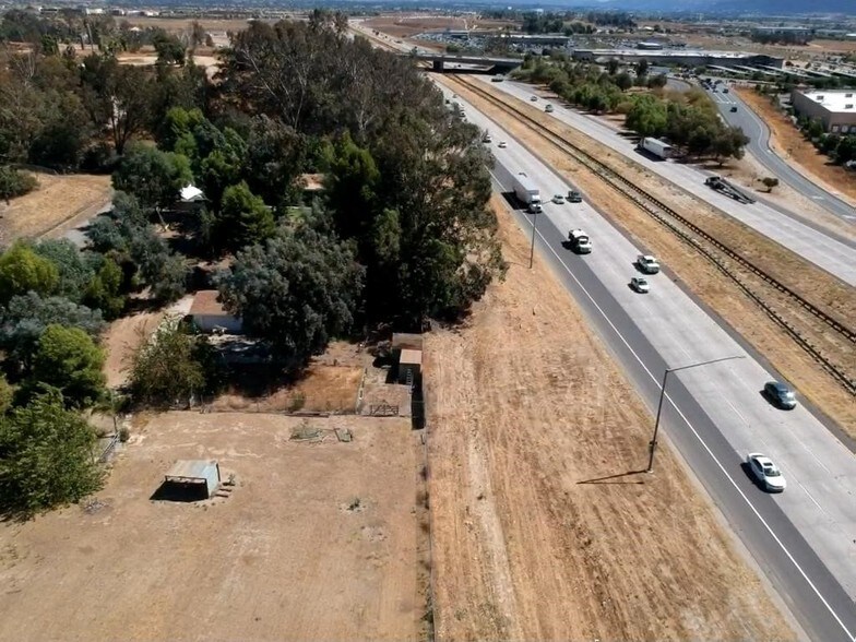 25251 Monroe Ave, Murrieta, CA à vendre - Photo du bâtiment - Image 3 de 15