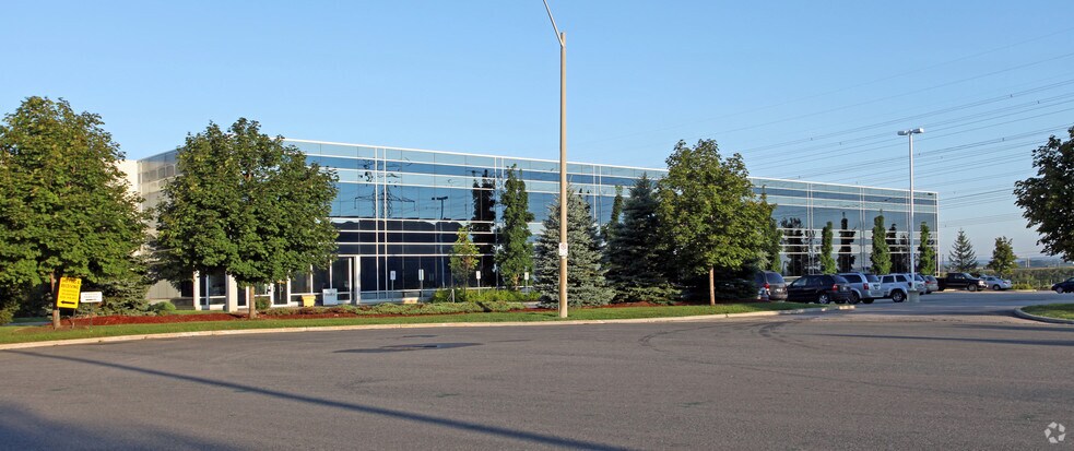 210 Duffield Dr, Markham, ON à vendre - Photo principale - Image 1 de 1