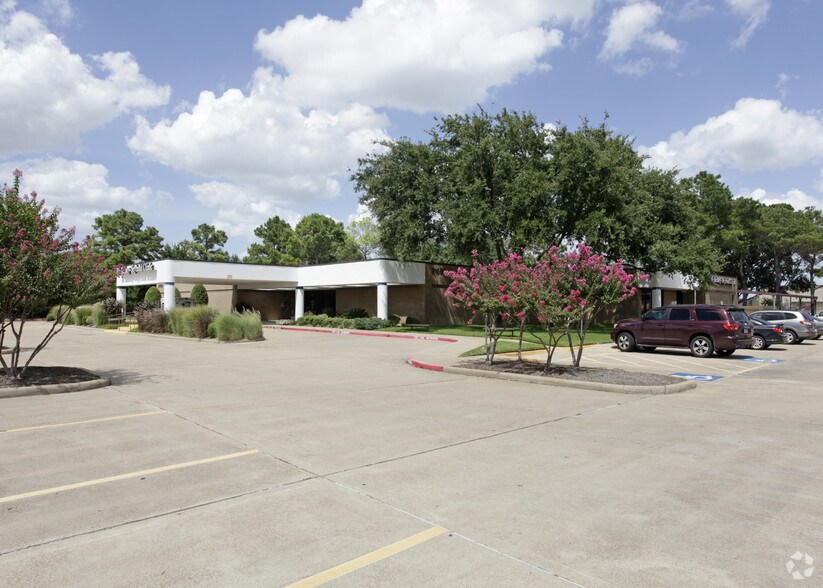 21660 Kingsland Blvd, Katy, TX à louer - Photo du bâtiment - Image 3 de 7