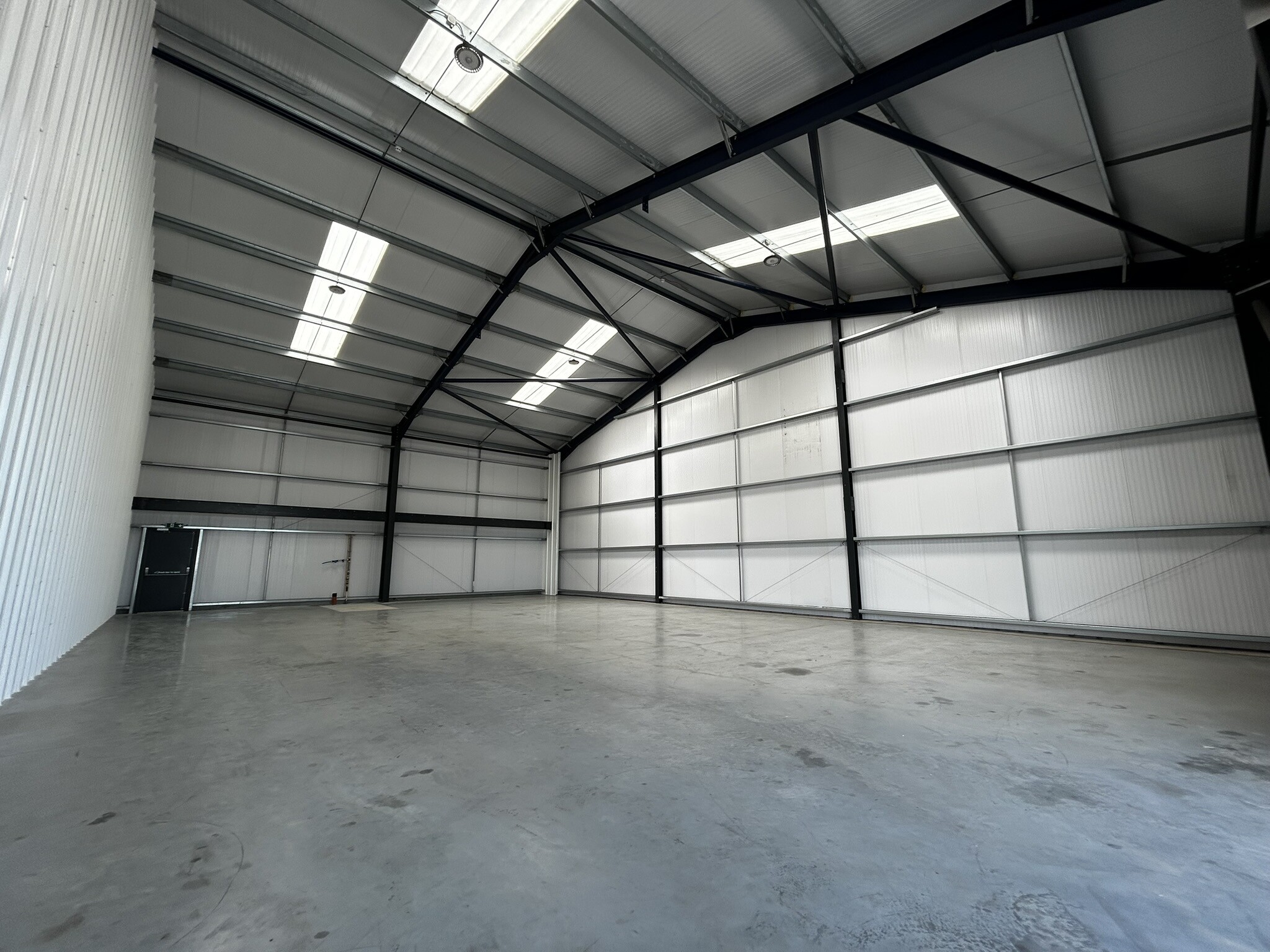 Winkleigh Airfield W, Winkleigh for lease Interior Photo- Image 1 of 2