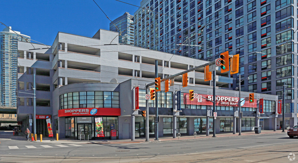 390 Queens Quay W, Toronto, ON à louer - Photo principale - Image 1 de 3