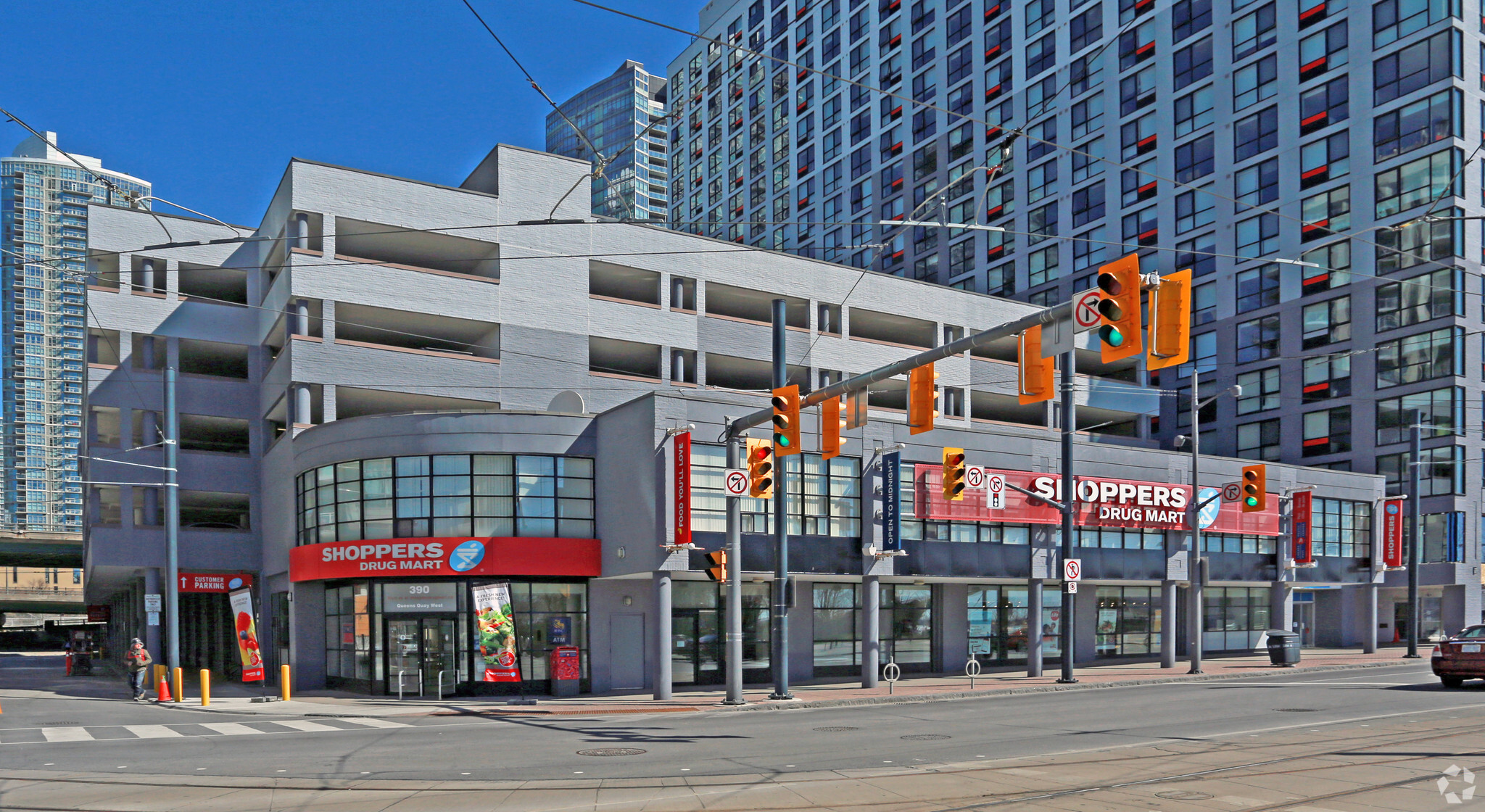 390 Queens Quay W, Toronto, ON for lease Primary Photo- Image 1 of 4