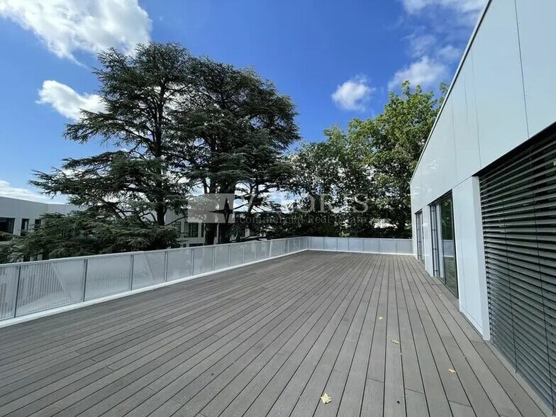 5 Allée Des Hêtres, Limonest à louer - Photo du bâtiment - Image 2 de 6